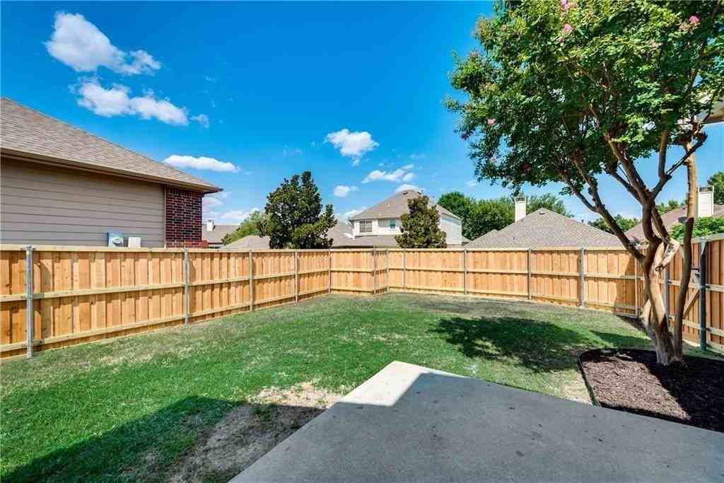 8116 Stone Ridge Dr #8116 - Photo 2 of 30