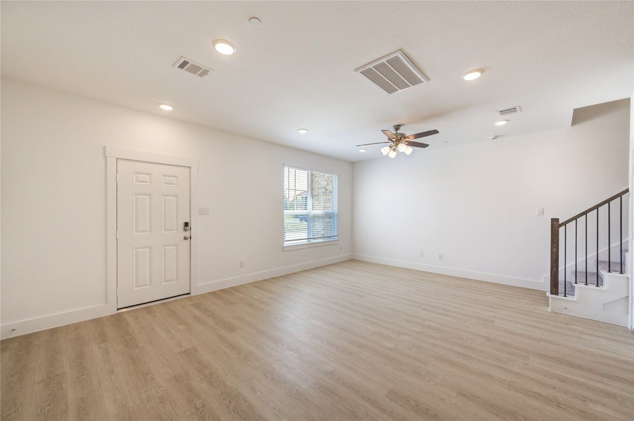 11910 Del Valle Avenue #11910 - Photo 2 of 26