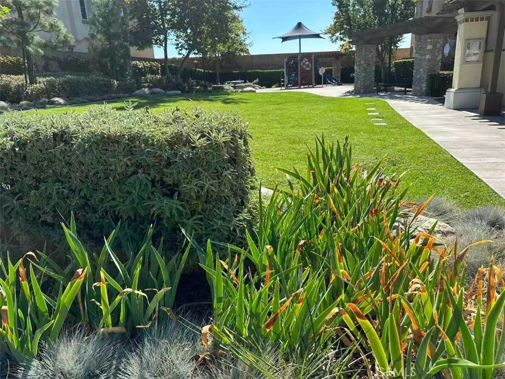 650 Huron Pl #650 - Photo 3 of 28