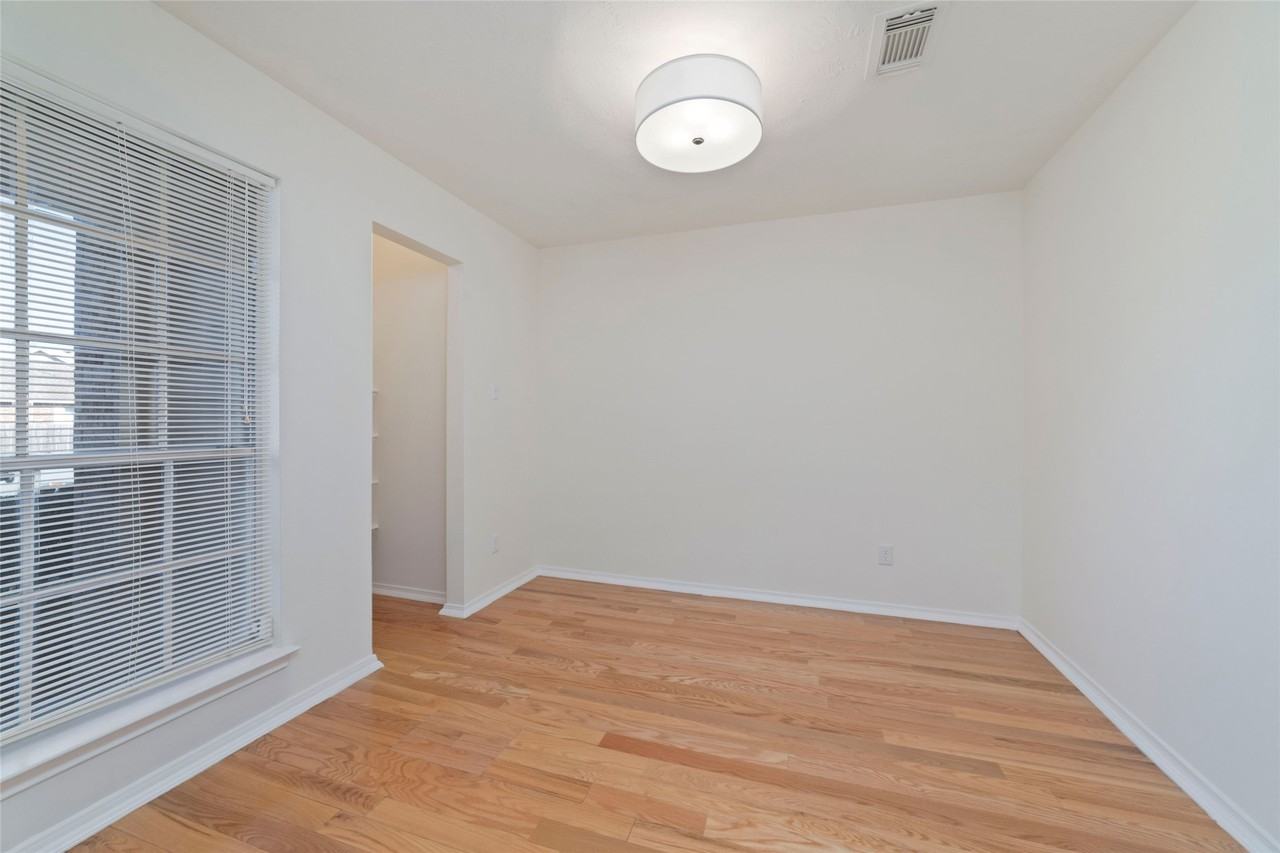 17075 Great Glen Drive #17075 - Photo 3 of 21