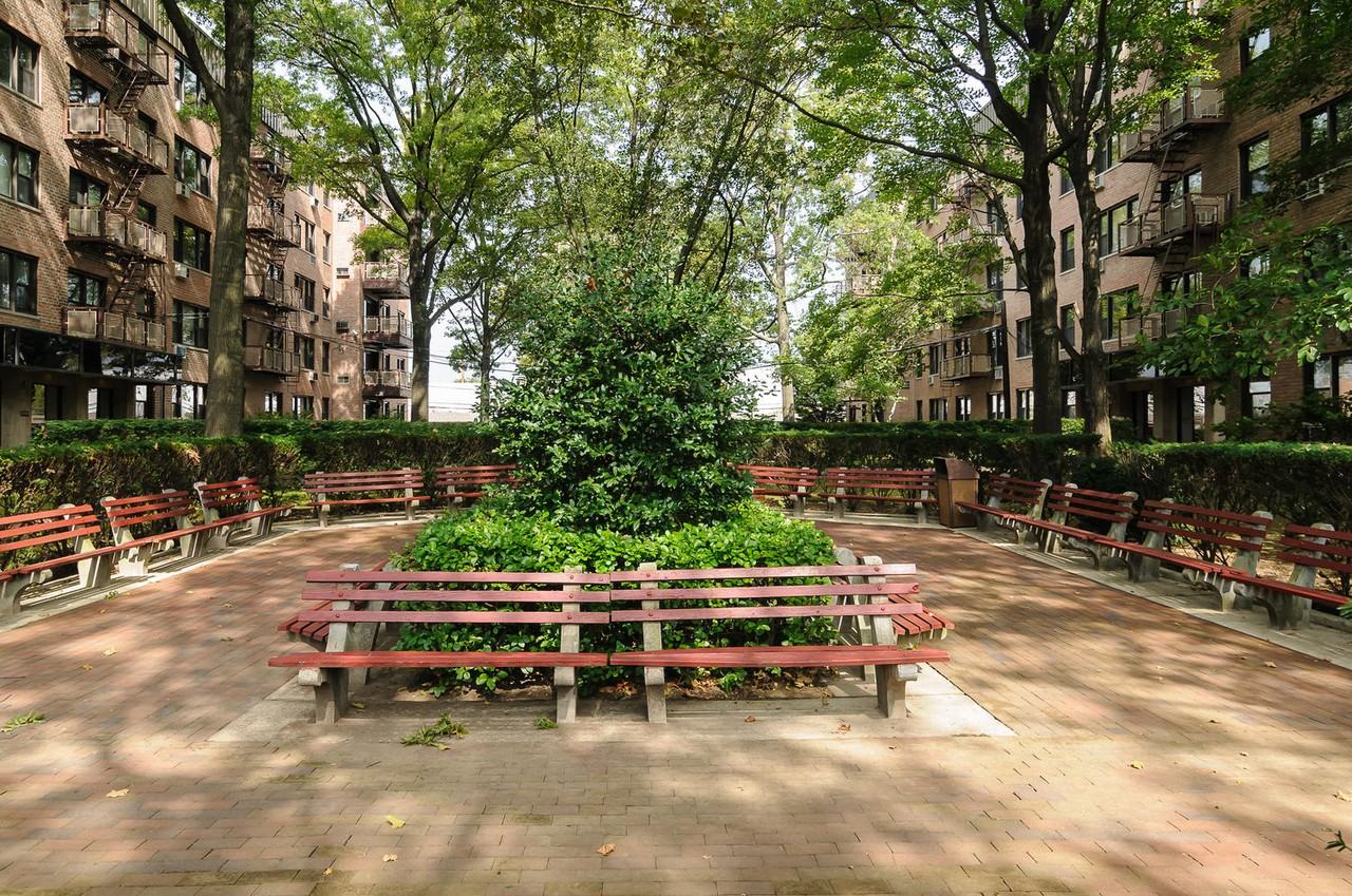 4 Birchwood Ct #3-3M3M - Photo 2 of 14