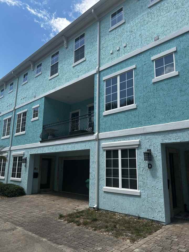 129 11th Ave N #C - Photo 5 of 35