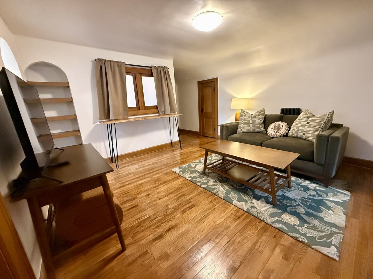 718 34th Street - Photo 4 of 16