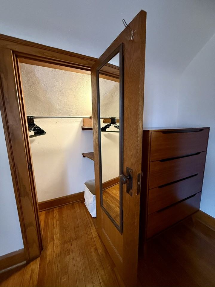 718 34th Street - Photo 6 of 16