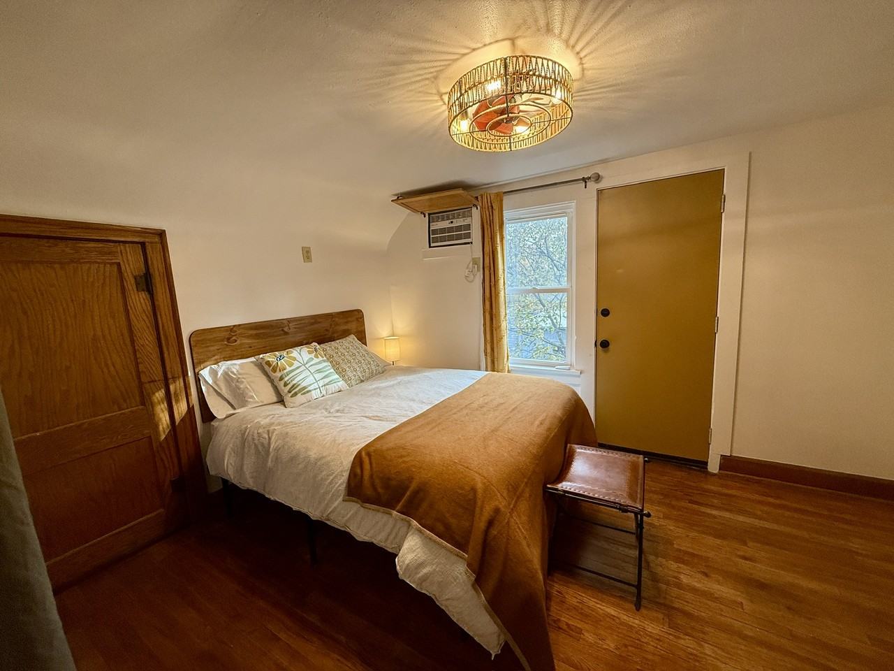 718 34th Street - Photo 7 of 16