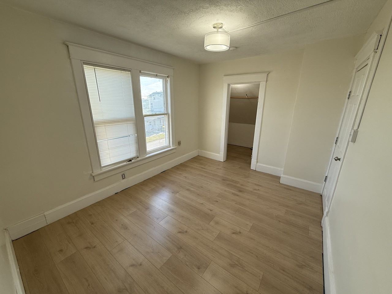 911 East 6th Street #NA - Photo 3 of 9