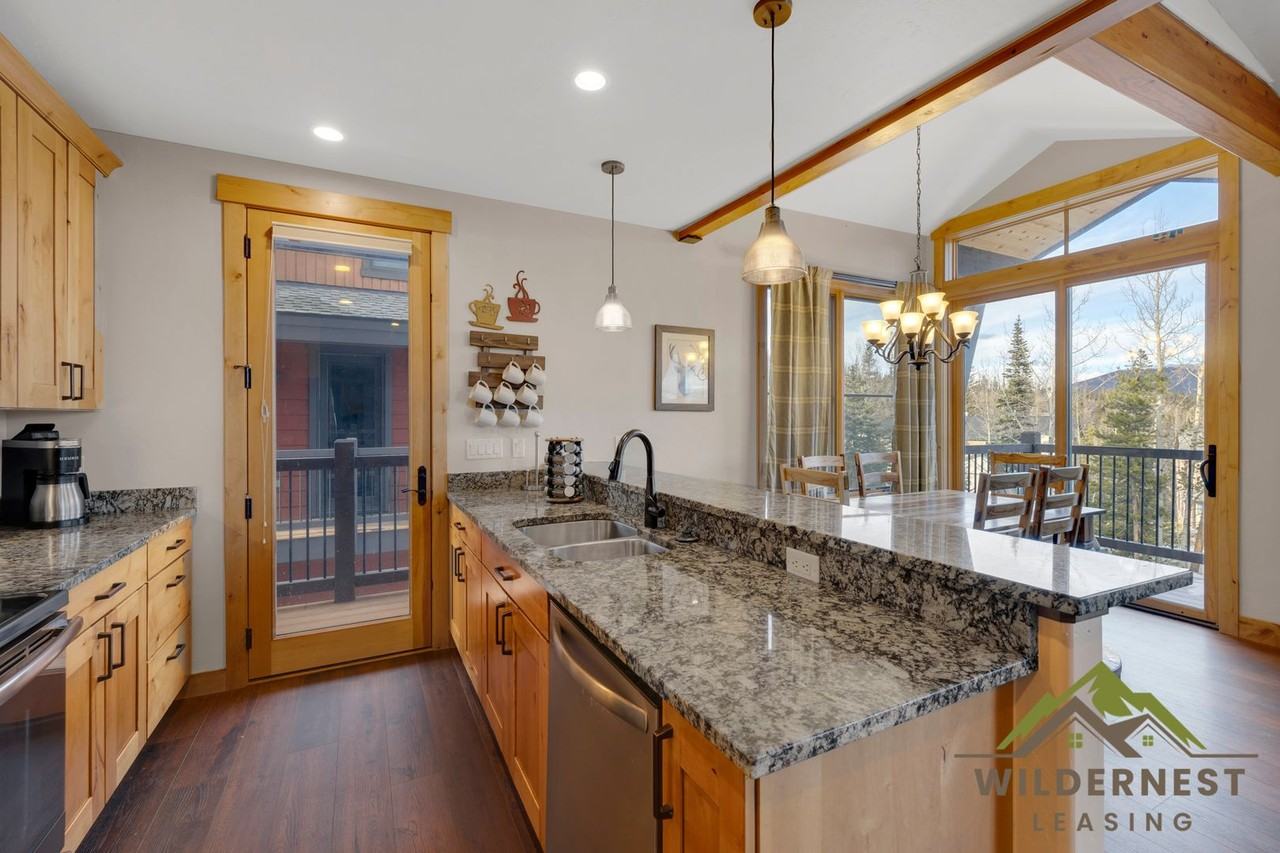 343 Lodge Pole Cir - Photo 5 of 39