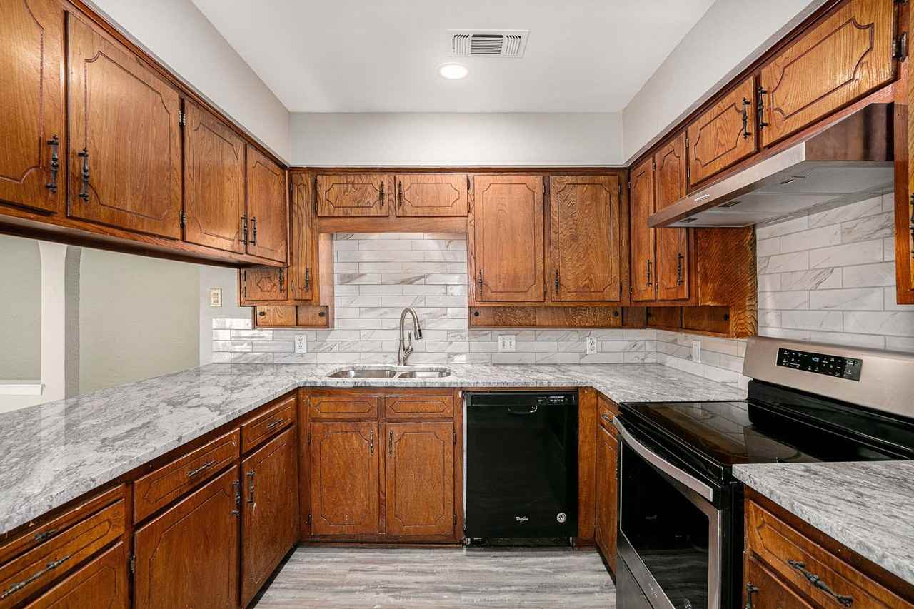 6403 Ponce Avenue - Photo 2 of 14