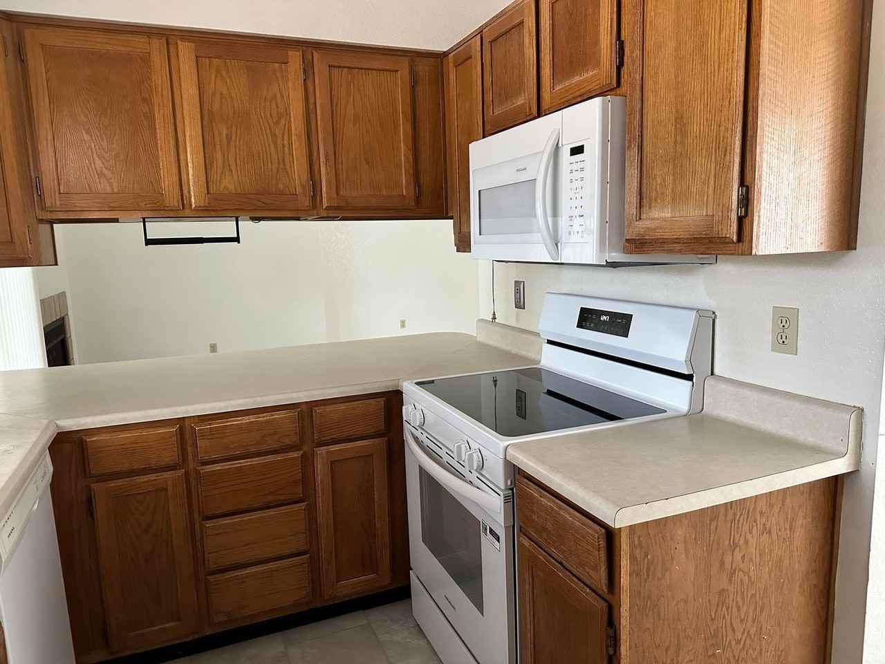 1564 East Drake Drive - Photo 4 of 17