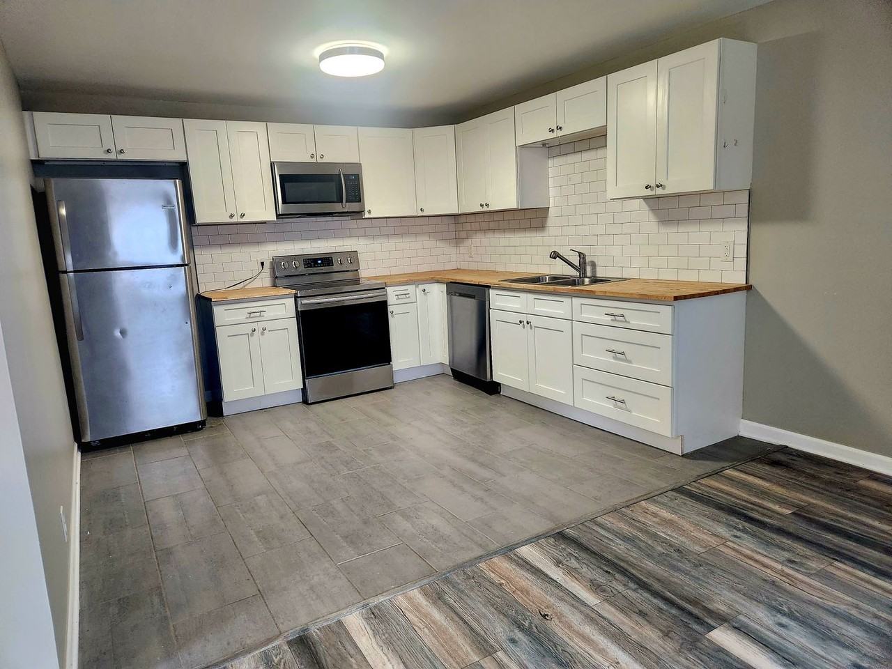 601 Southbrook Dr - Photo 2 of 11