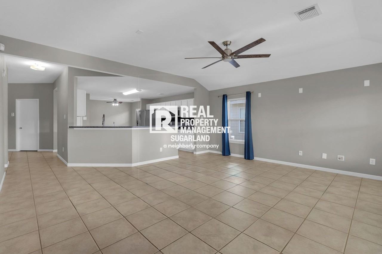 7754 Eldergrove Ln - Photo 3 of 27