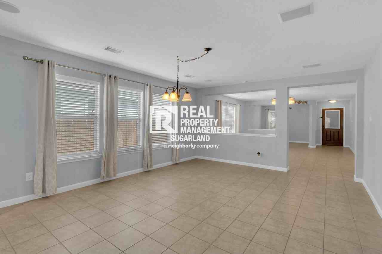 16238 Ranchland Ln - Photo 2 of 30