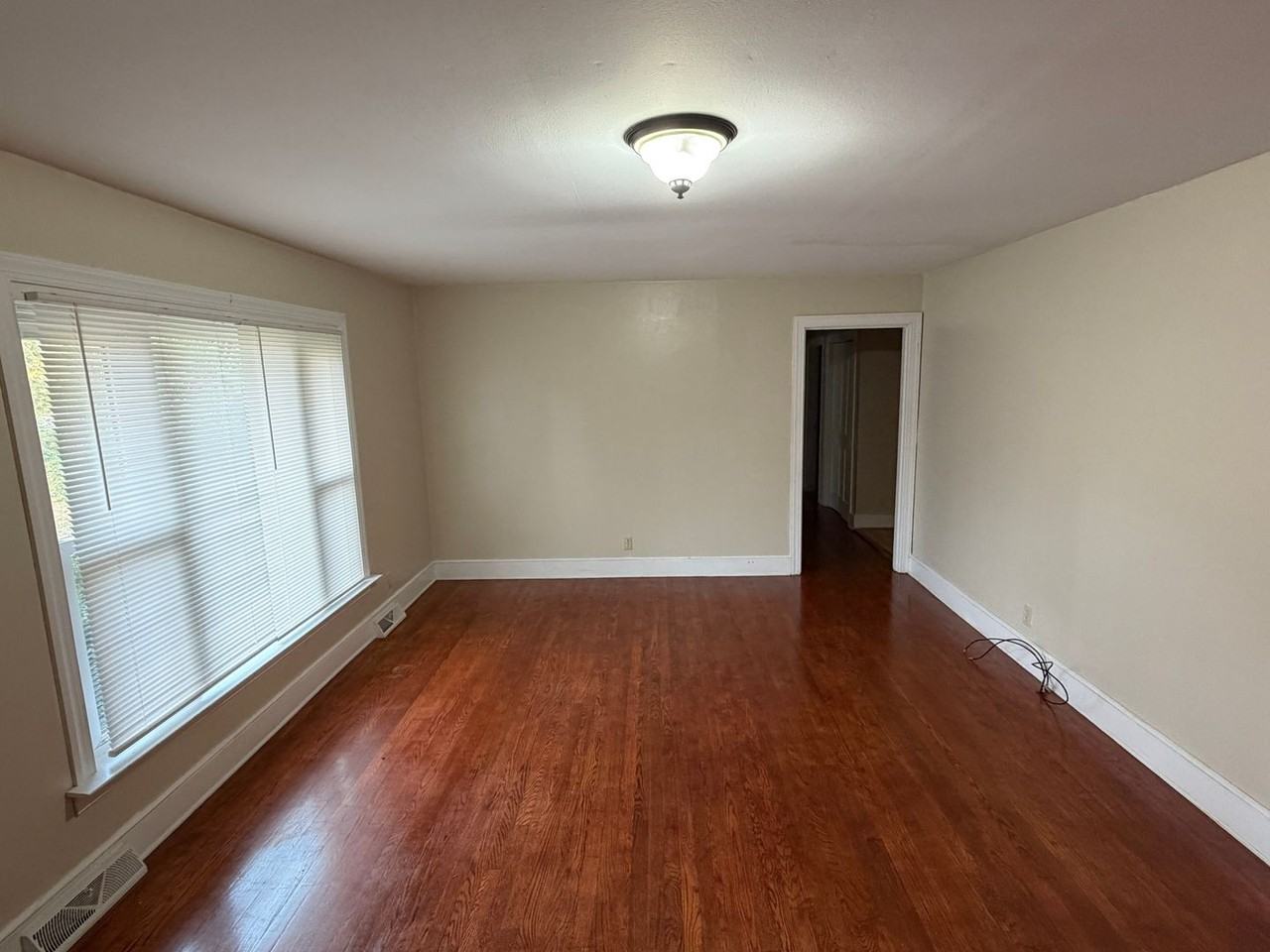 6831 W Mount Dr - Photo 2 of 15