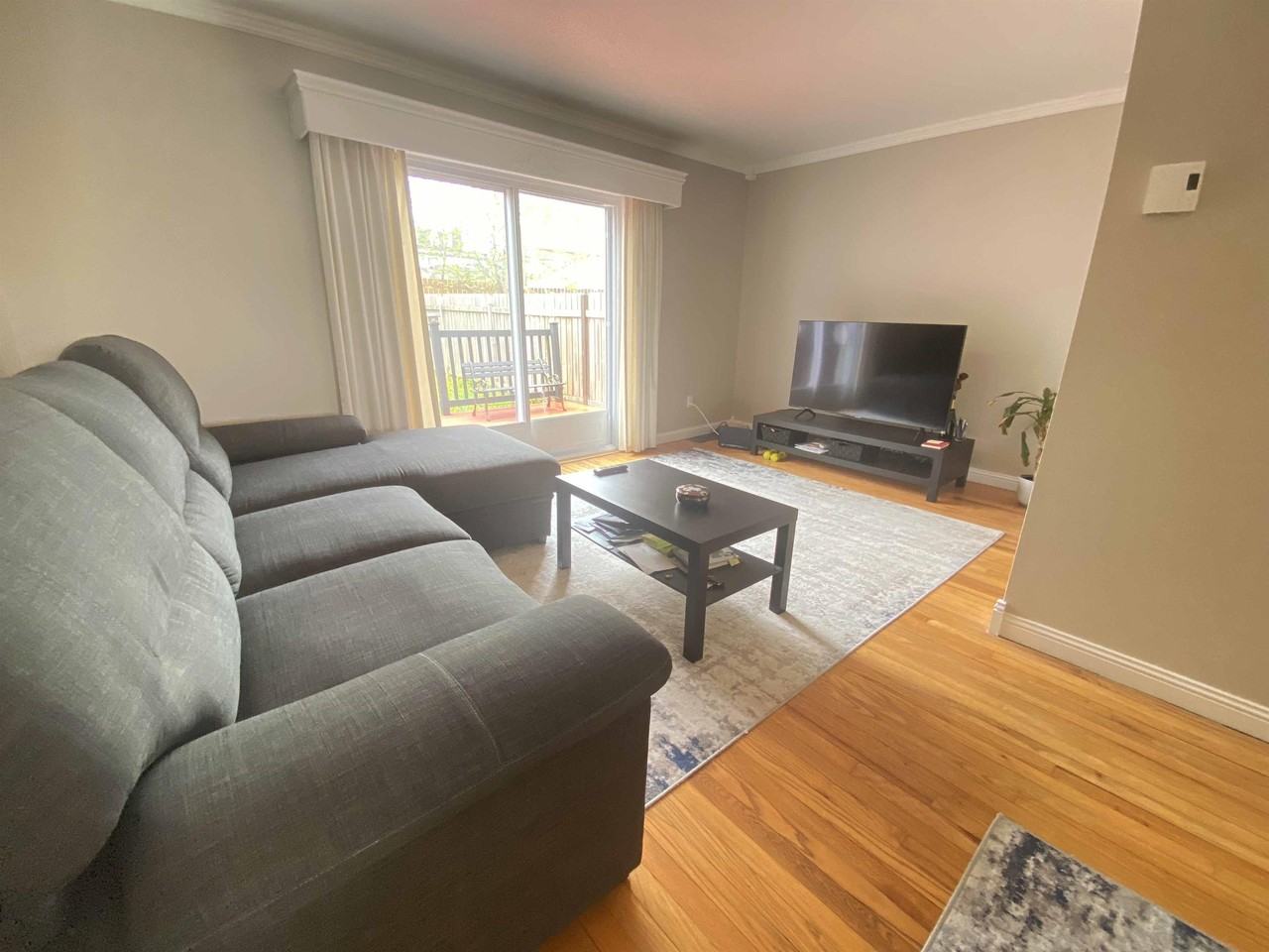 1 Cumberland Cres #0 - Photo 7 of 11