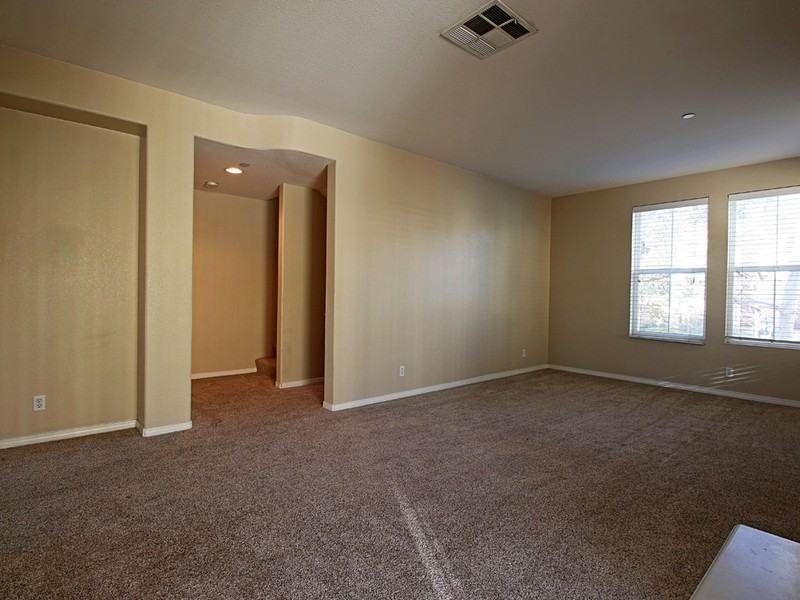 774 W 1st St - Photo 3 of 20