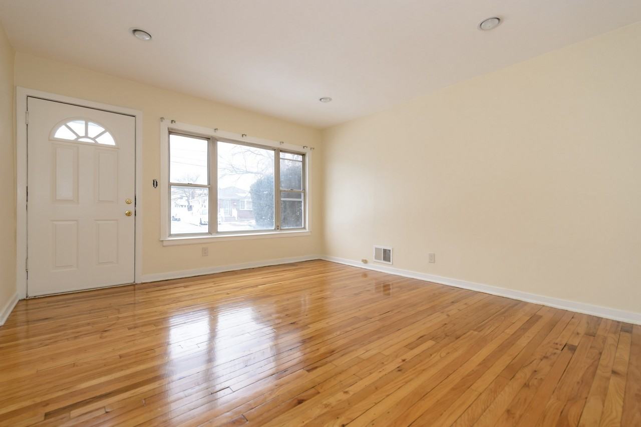 42 Bert Ave - Photo 3 of 17