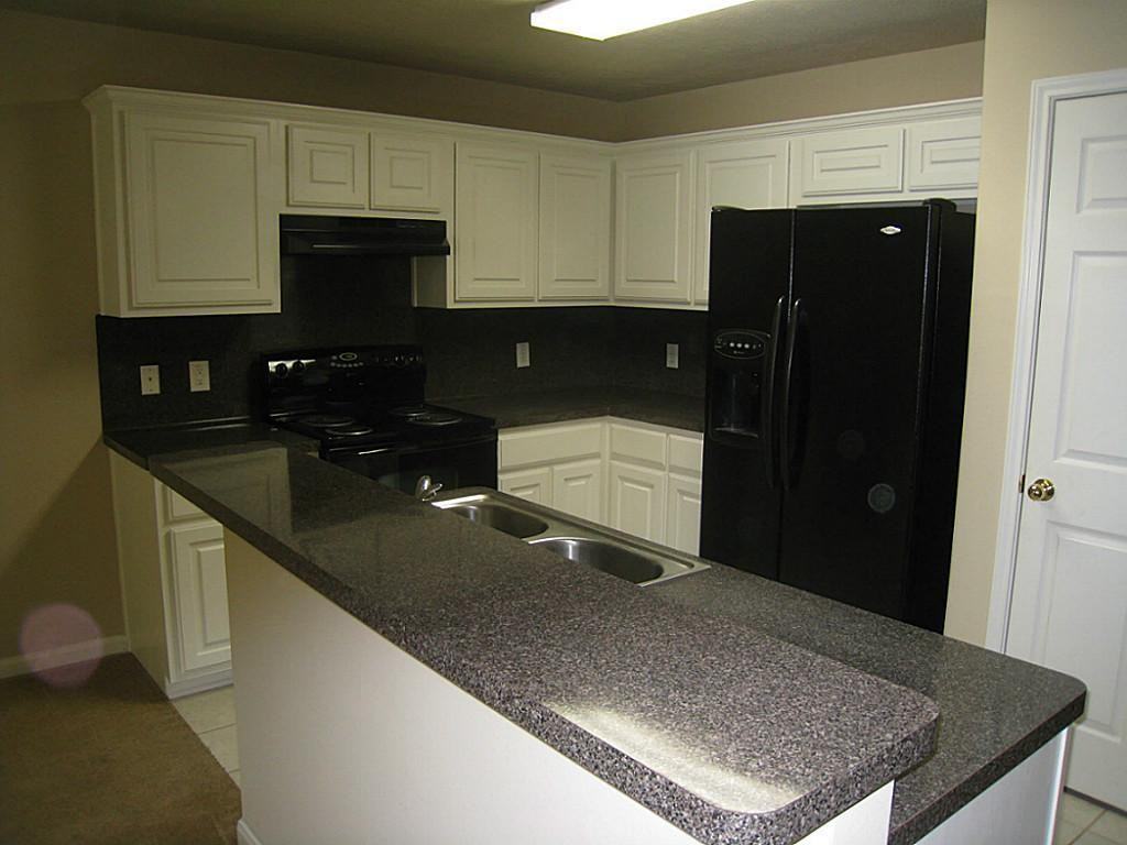 9214 Stingray Ct - Photo 2 of 13