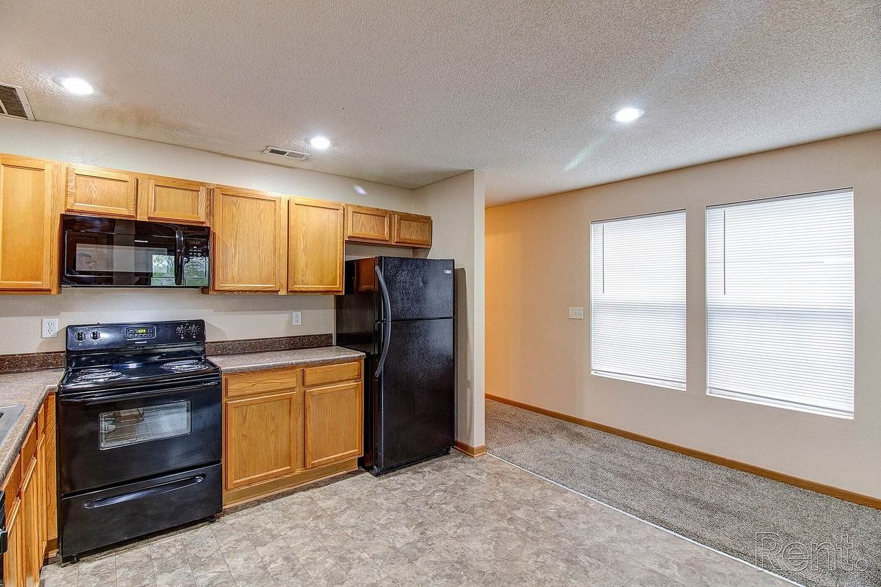 Patriot Pointe - Photo 4 of 23