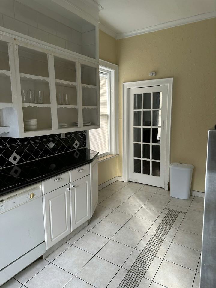 624 Jefferson Avenue, Unit 2 - Photo 6 of 18