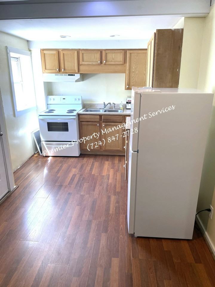 916 3rd Avenue, Unit 2 - Photo 5 of 14