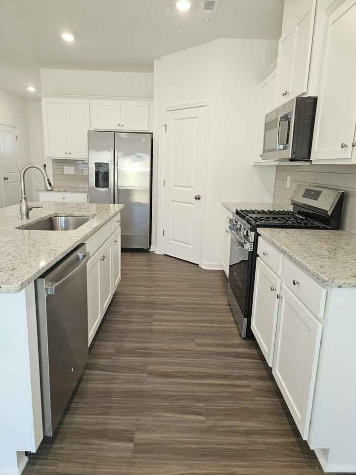 3164 Lilac Grove Dr - Photo 7 of 30