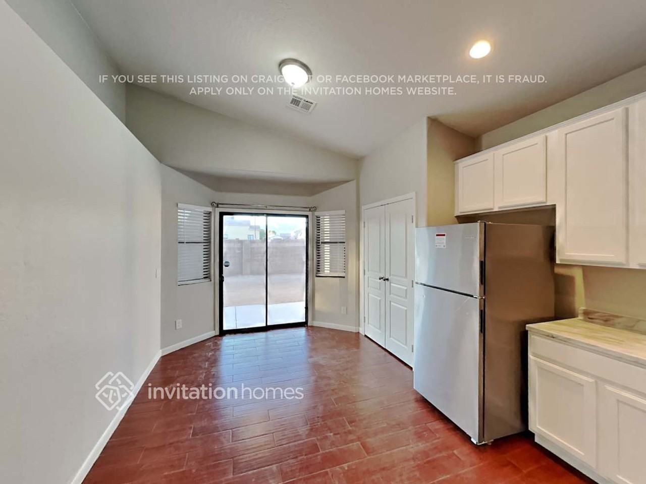 2555 W Lynne Ln - Photo 6 of 19