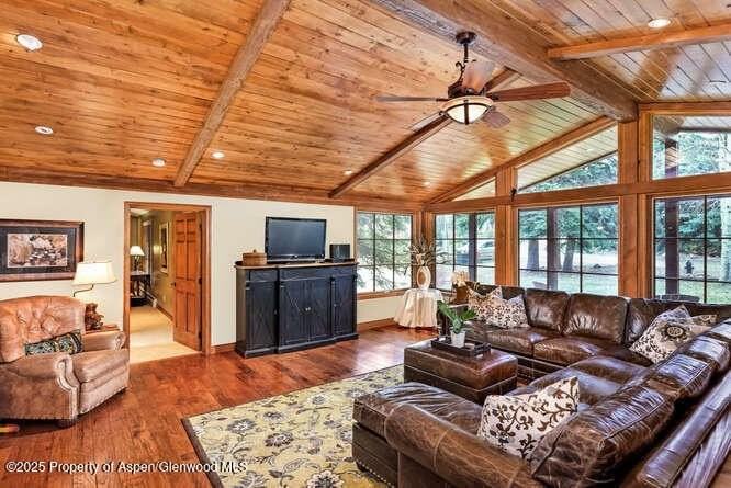 1280 Snow Bunny Lane - Photo 3 of 16