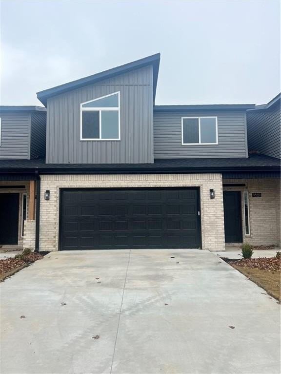 1881 Lapis Ave - Photo 2 of 21