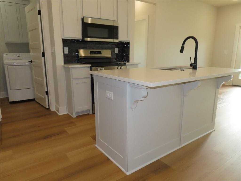 1881 Lapis Ave - Photo 6 of 21