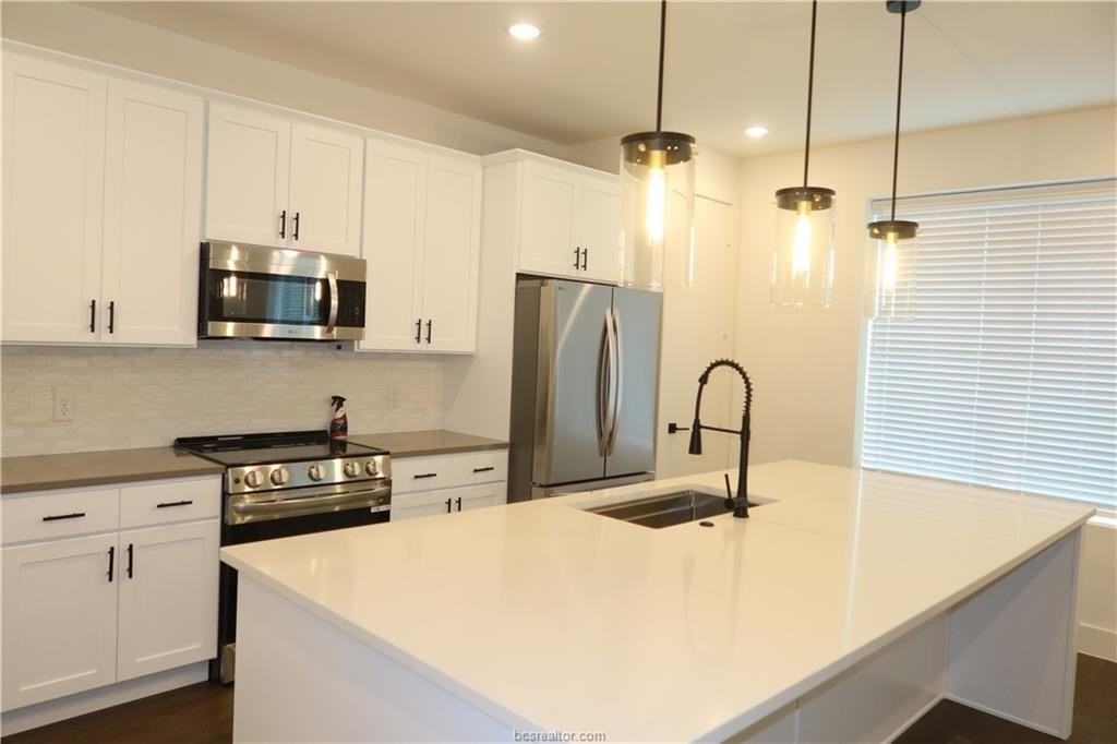 2905 Huffman Way - Photo 4 of 37