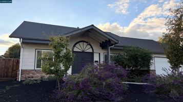 featured image of 913 Dartmouth Way