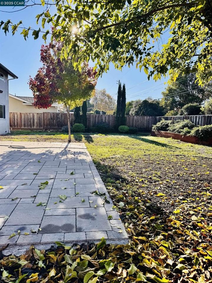 913 Dartmouth Way - Photo 2 of 10