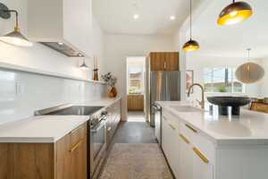 featured image of 361 West Sunview Avenue