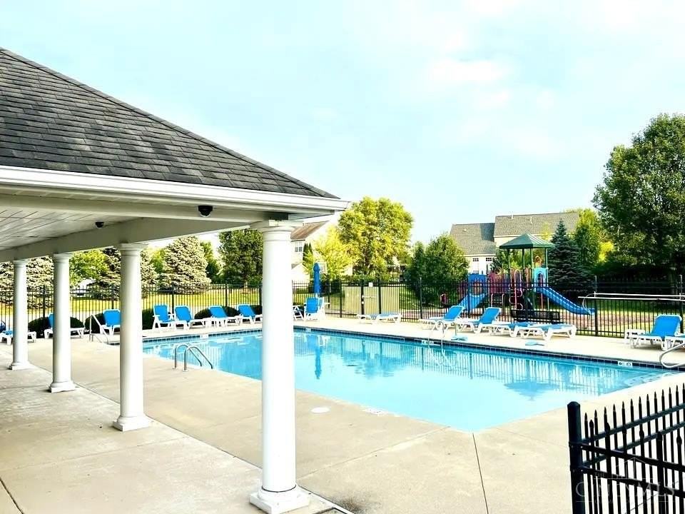 3048 Canvasback Ct - Photo 4 of 39