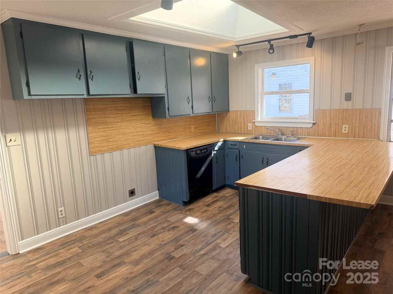 5226 Indian Trail Fairview Rd - Photo 7 of 25