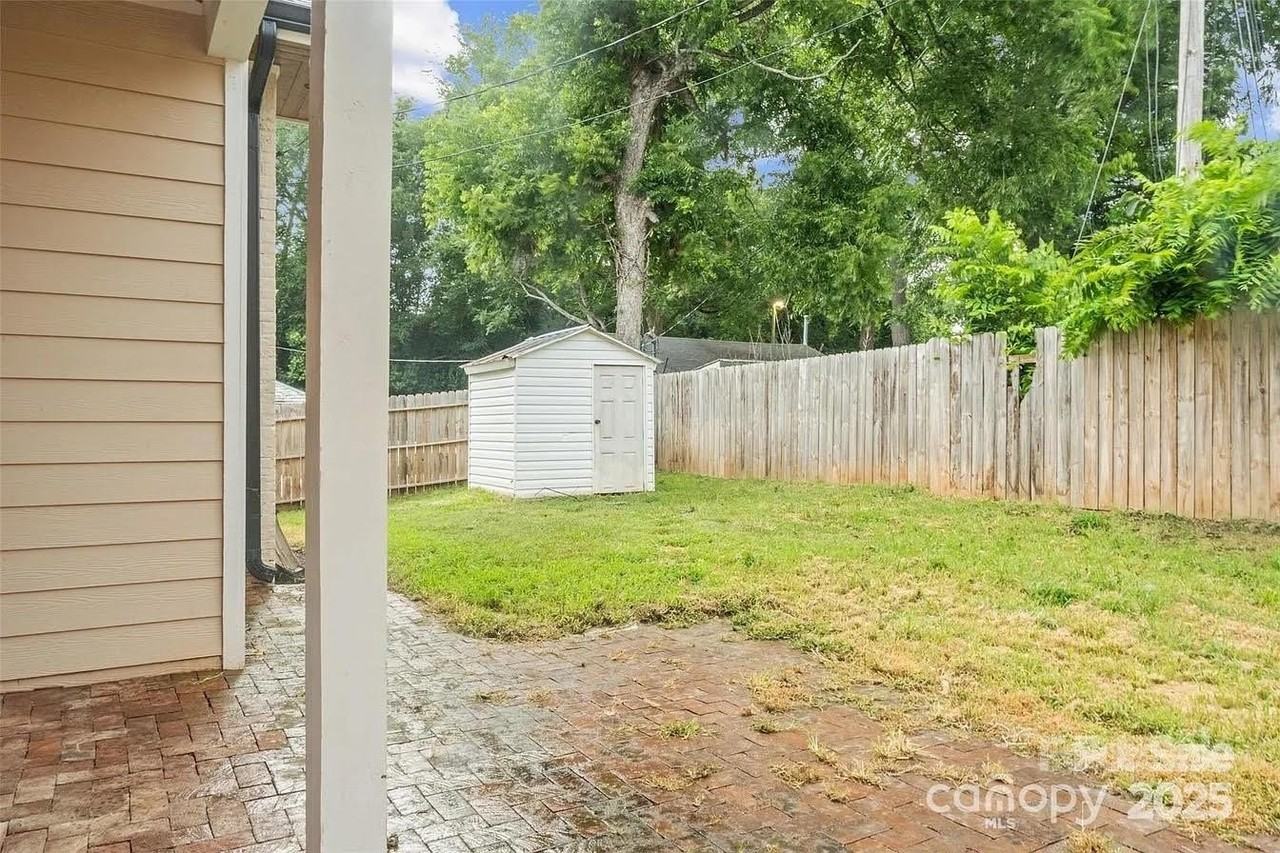 204 West Wade Street - Photo 4 of 4