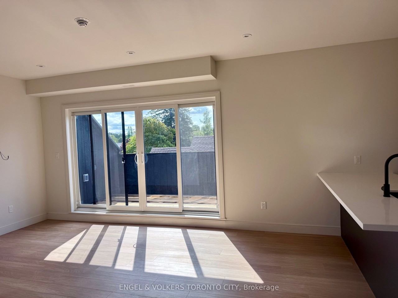 32 Oak Street 301 - Photo 3 of 11