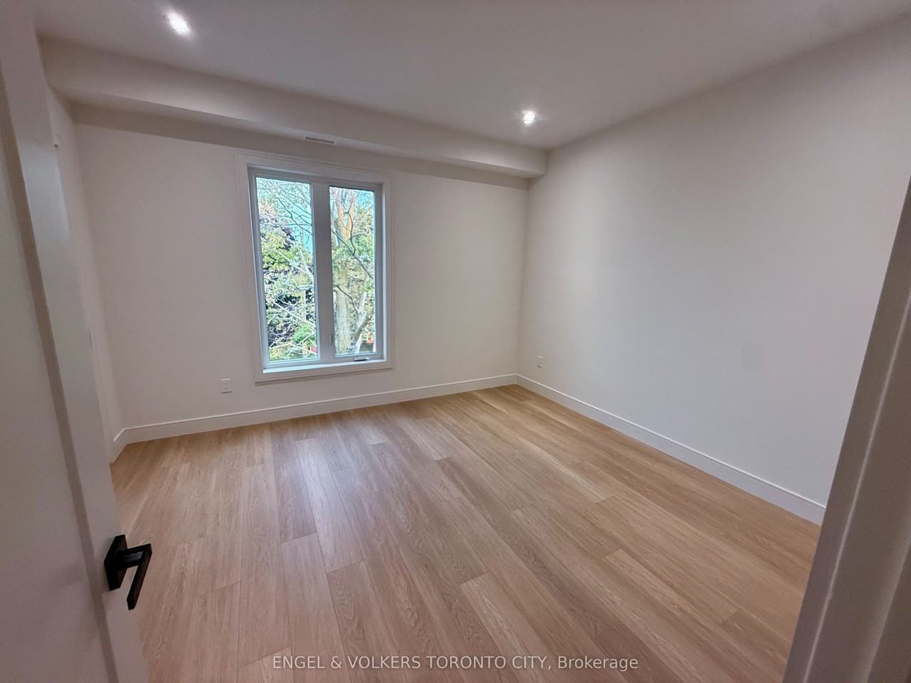 32 Oak Street 301 - Photo 5 of 11