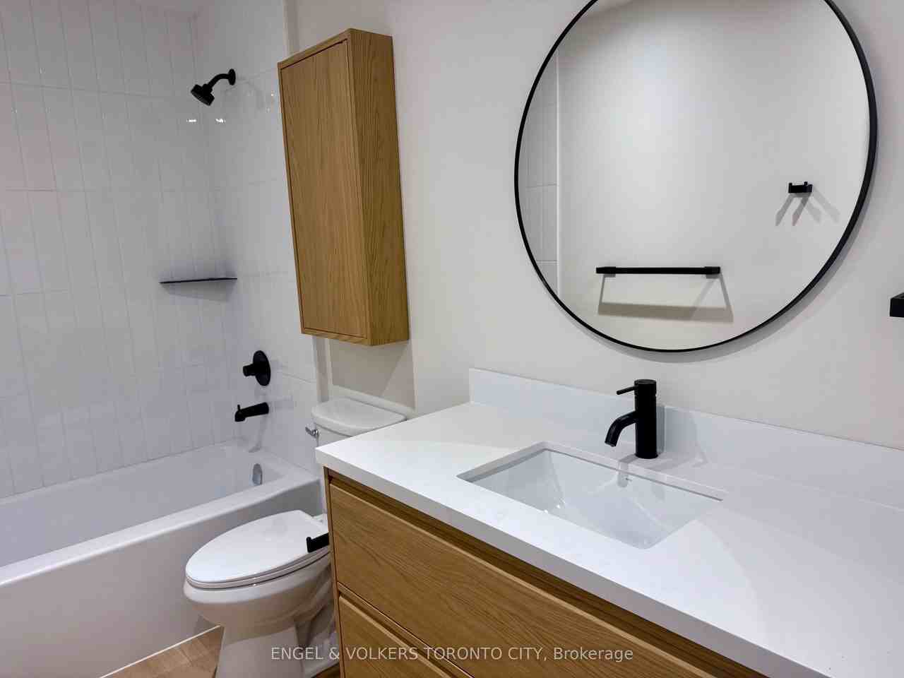 32 Oak Street 301 - Photo 7 of 11