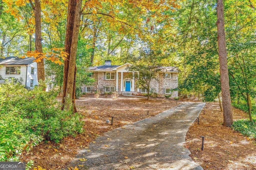 3911 Ivy Road Northeast - Photo 2 of 28