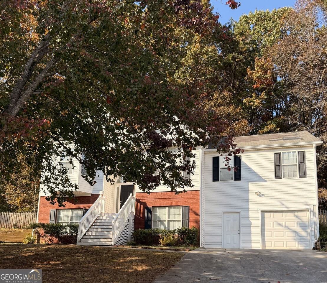 604 Victorian Circle - Photo 3 of 26