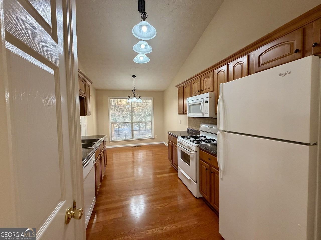 604 Victorian Circle - Photo 5 of 26