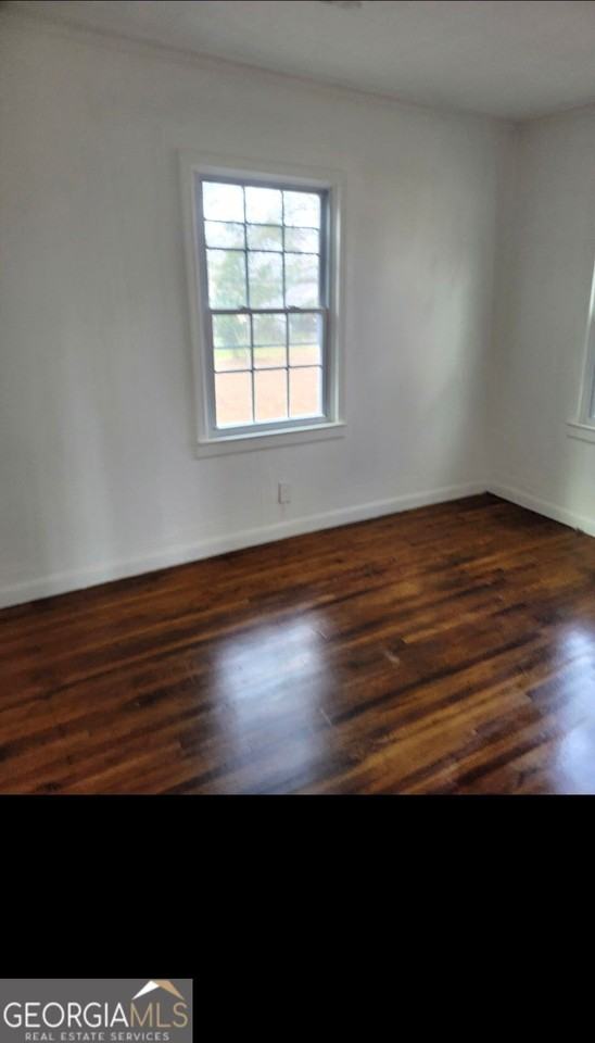 195 North Forest Avenue - Photo 5 of 10