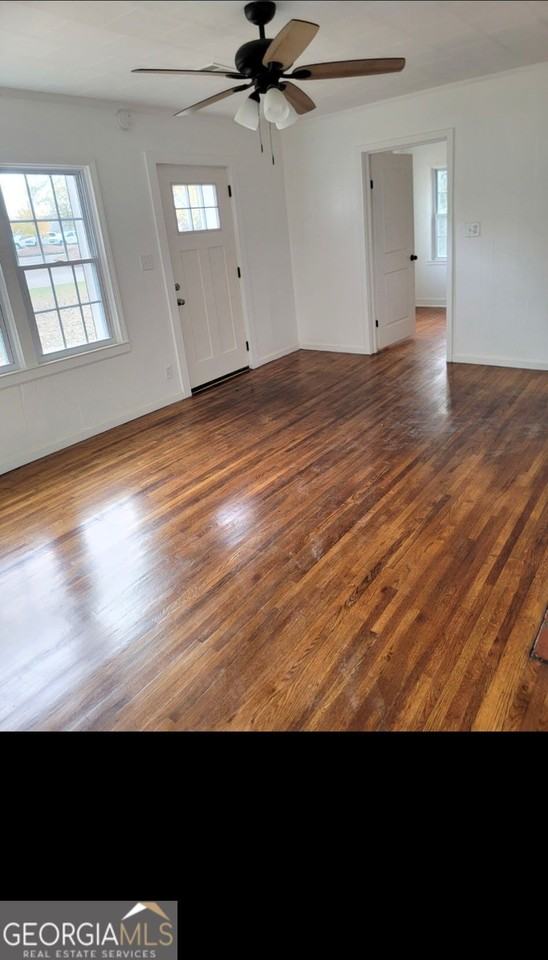 195 North Forest Avenue - Photo 7 of 10