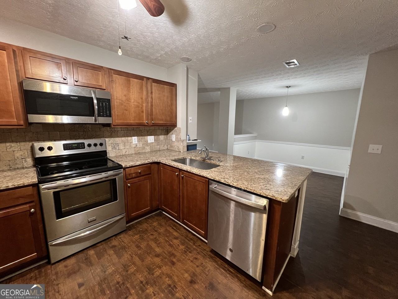 333 Tara Commons Circle - Photo 2 of 19