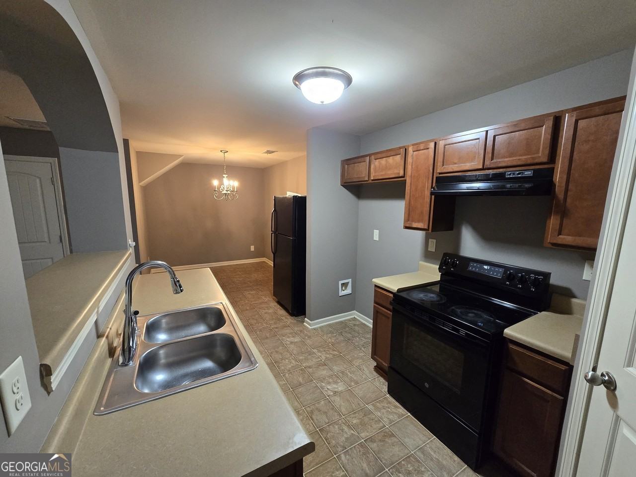 175 Oakland Hills Way - Photo 3 of 16