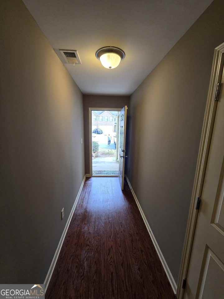 175 Oakland Hills Way - Photo 7 of 16