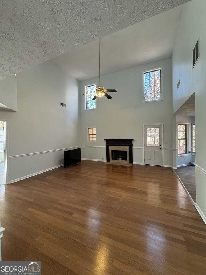 1009 Chads Rdg - Photo 6 of 28