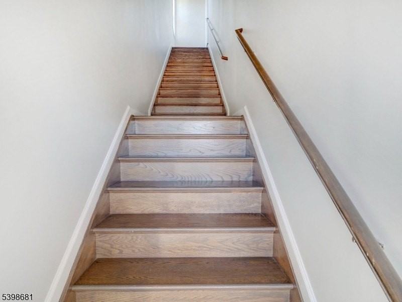 521-523 Walnut St #2 - Photo 2 of 13