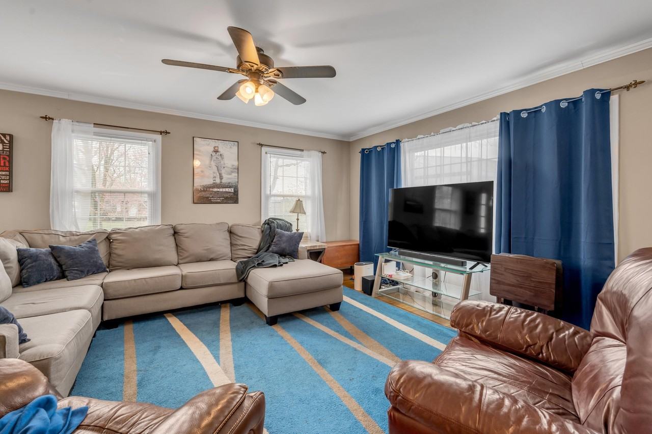 653 Mount Vernon Dr - Photo 5 of 43